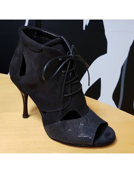 https://www.meschaussuresetmoi.com/760-medium_default/chaussures-de-danse-femme-bottines.jpg